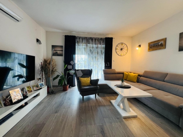 Rijeka, Kukuljanovo, etaža s terasom i vrtom, 3S+DB