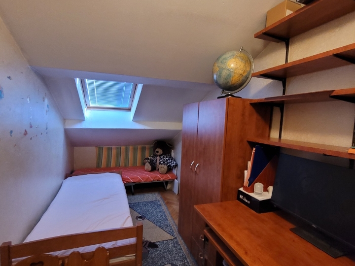 Škurinje - klasični trosobni - 53 m2