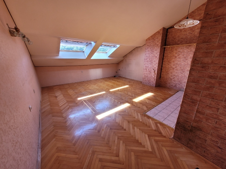 Škurinje - klasični trosobni - 53 m2