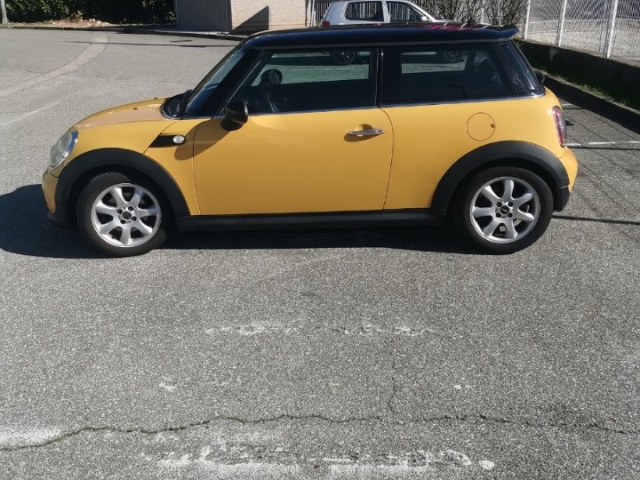 Mini Cooper - klima, koža,..