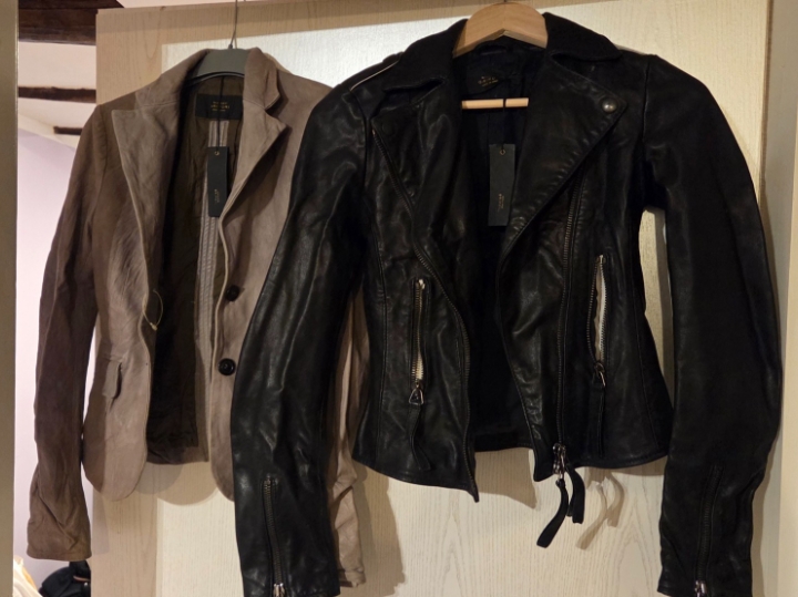 Dvije nove ženske kožne jakne