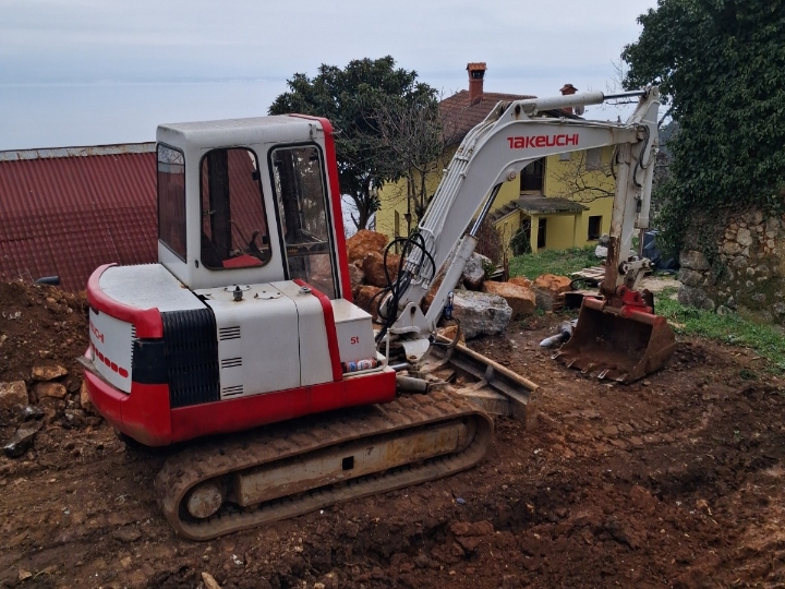 Bager Takeuschi 5 tona, 23.000 €