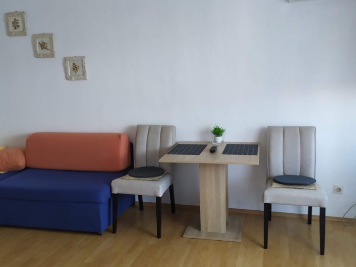 Garsonijera na Zametu, 27 m2 - 400€