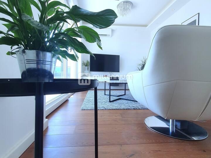 Turnić, 114.75m2, 3S+DB, terasa, parking