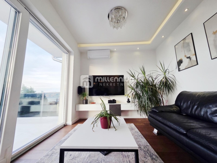 Turnić, 114.75m2, 3S+DB, terasa, parking