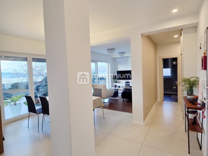 Turnić, 114.75m2, 3S+DB, terasa, parking