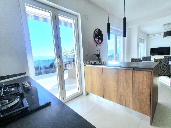 Turnić, 114.75m2, 3S+DB, terasa, parking