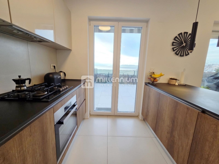 Turnić, 114.75m2, 3S+DB, terasa, parking