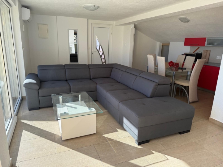 Srdoči, najam 2S+DB, 2. kat s pogledom