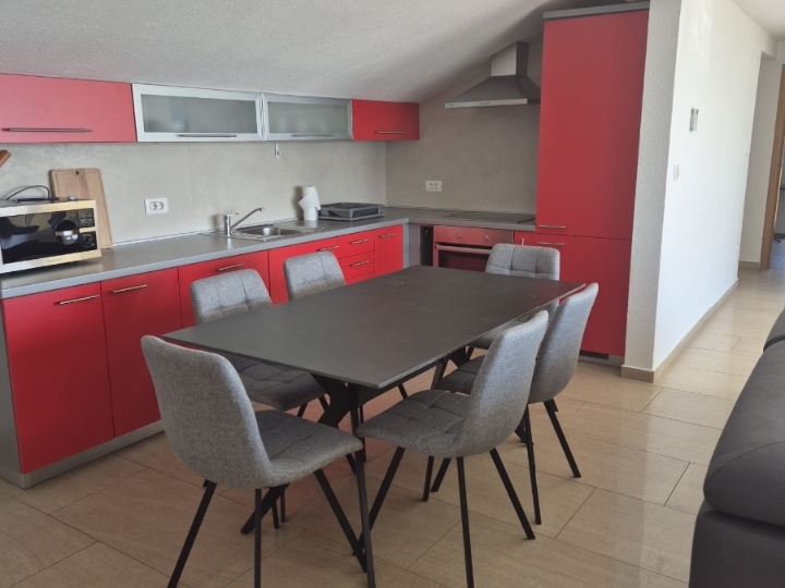 Srdoči, najam 2S+DB, 2. kat s pogledom