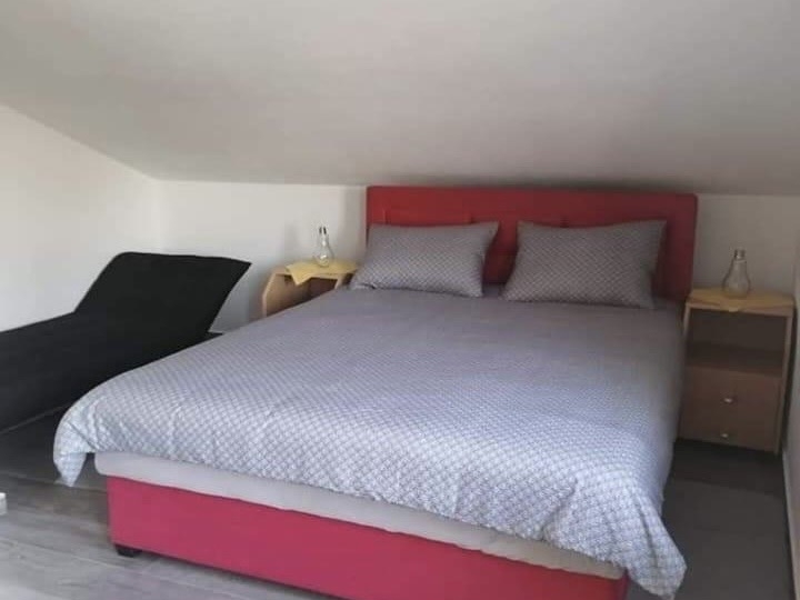 Srdoči, najam 2S+DB, 2. kat s pogledom