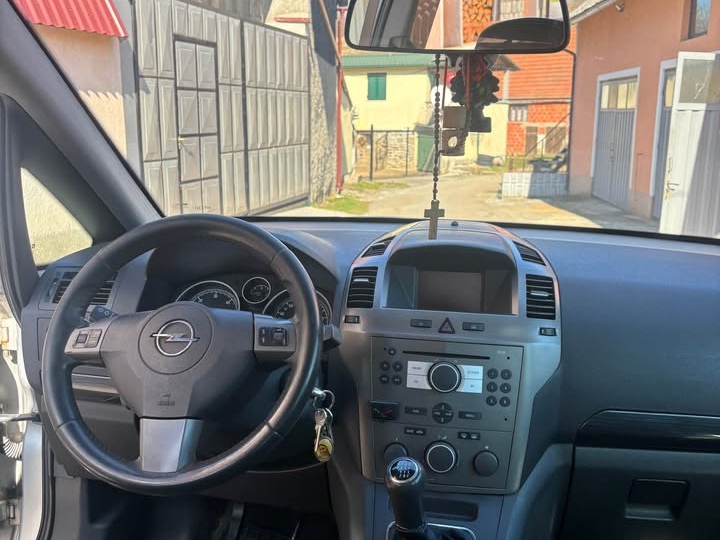 Opel Zafira 1.9 CDTI