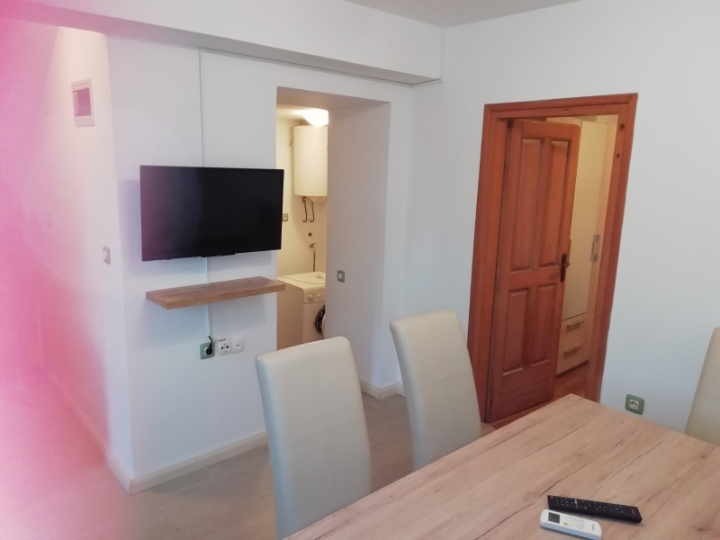 Dvosobni stan za sezonu, Novalja