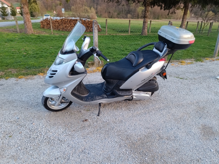 Kymco Grand Dink 250