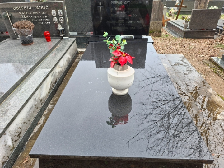 Groblje Donja Drenova