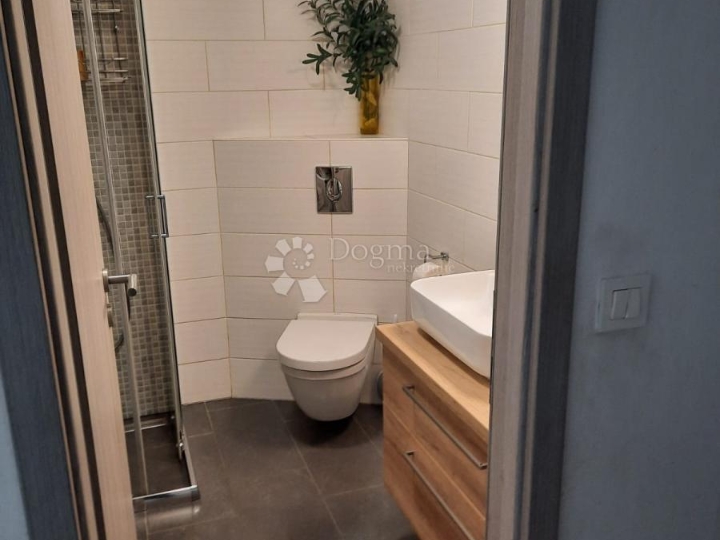 Zamet, 68m2, 2S+DB, adaptiran, jug, pogled na more