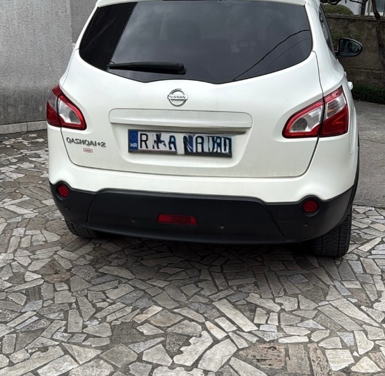 Nissan Qashqai +2  2.0 benzin 104kW