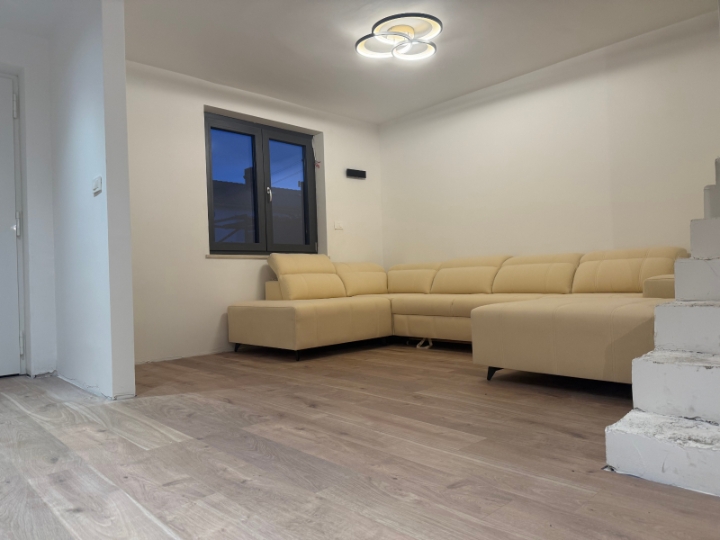 Kastav, Ćikovići – kuća u nizu 120 m²