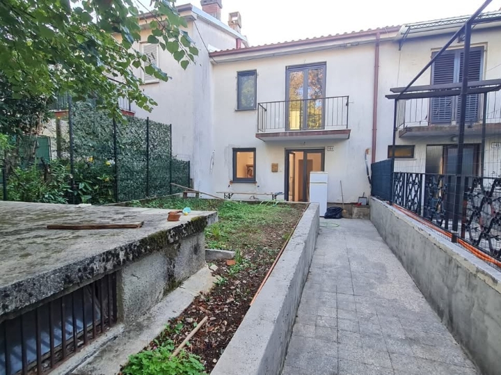 Kastav, Ćikovići – kuća u nizu 120 m²