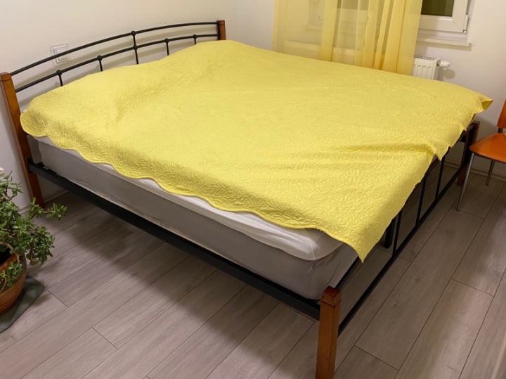 Bračni krevet prodajem