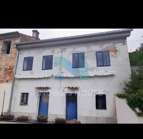 Kuću za adaptaciju prodajem