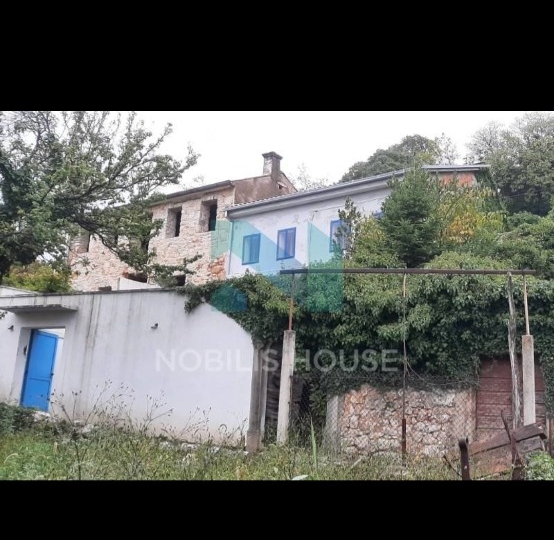 Kuću za adaptaciju prodajem