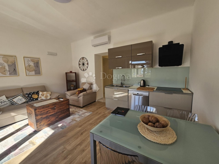 Dvosoban stan za najam!