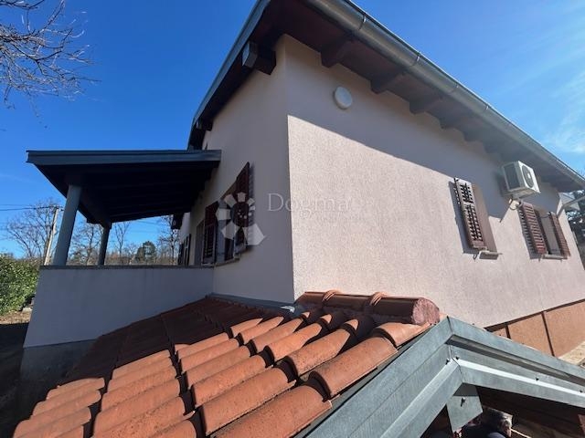 Viškovo - samostojeća kuća s okućnicom