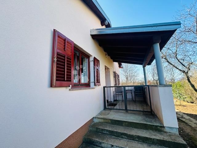 Viškovo - samostojeća kuća s okućnicom