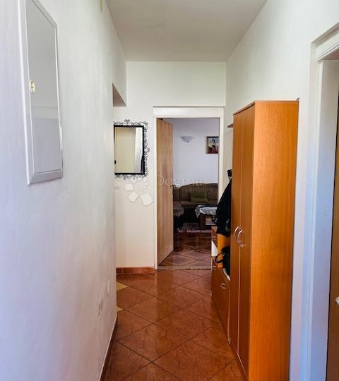 Viškovo - samostojeća kuća s okućnicom