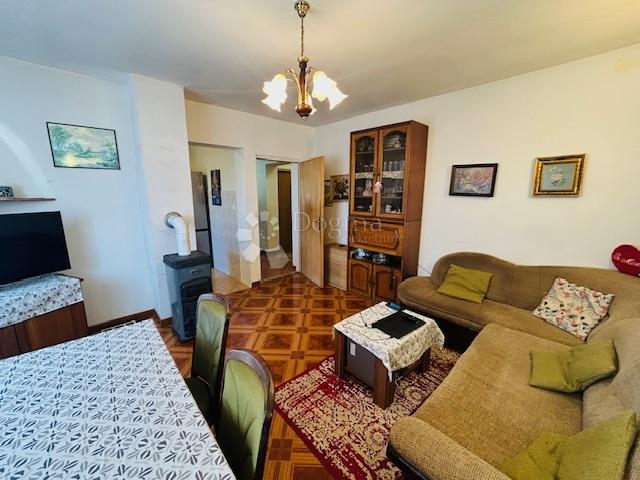 Viškovo - samostojeća kuća s okućnicom