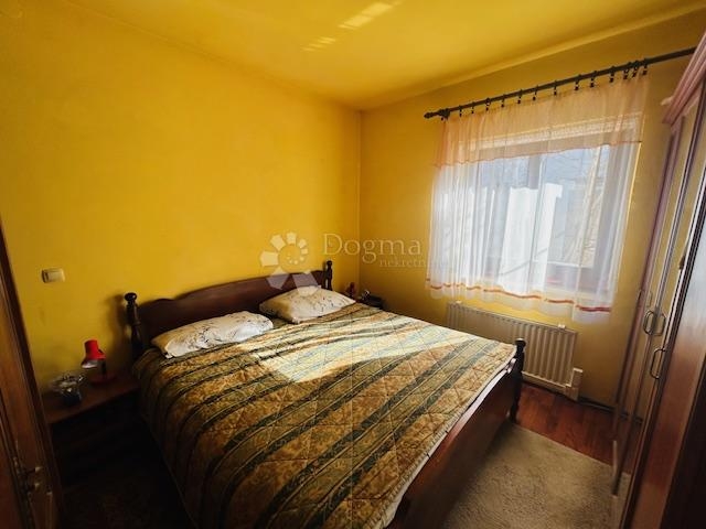 Viškovo - samostojeća kuća s okućnicom