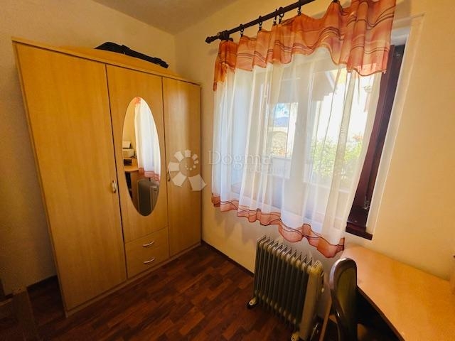 Viškovo - samostojeća kuća s okućnicom