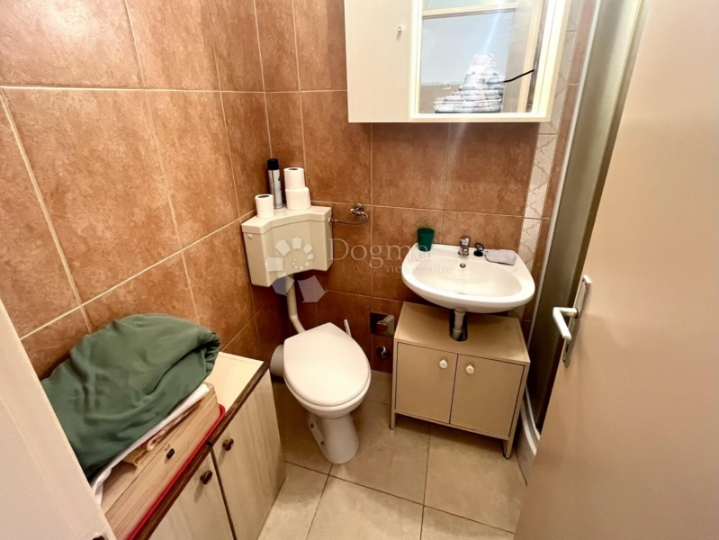 Garsonijera na traženoj lokaciji okupana suncem