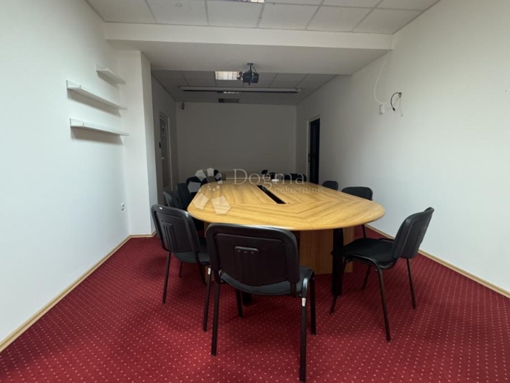 Uredski PP, 324 m2, prizemlje, atraktivna poslovna lokacija