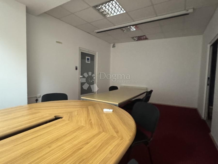 Uredski PP, 324 m2, prizemlje, atraktivna poslovna lokacija