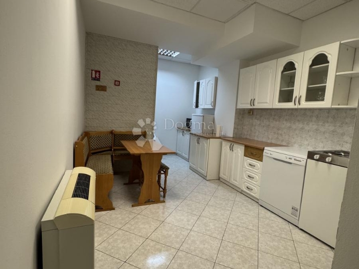 Uredski PP, 324 m2, prizemlje, atraktivna poslovna lokacija