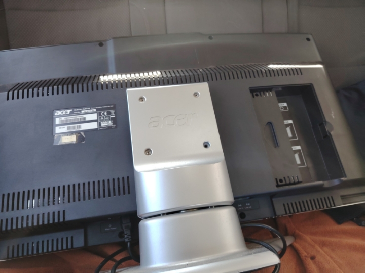 Televizor LCD ekran 26"