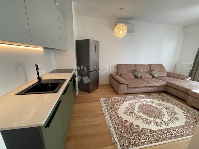 Kantrida, novogradnja s parkirnim mjestom i pogledom