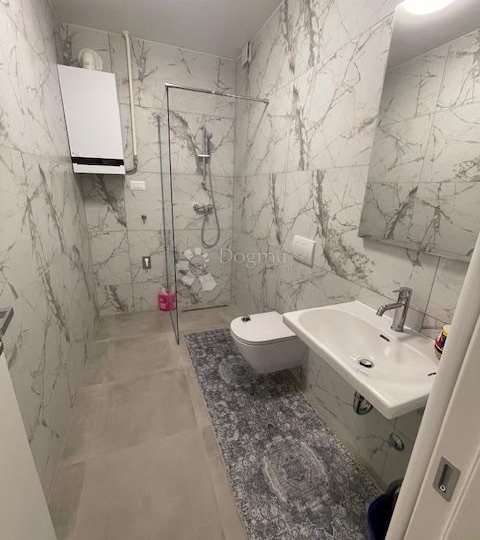 Kantrida, novogradnja s parkirnim mjestom i pogledom