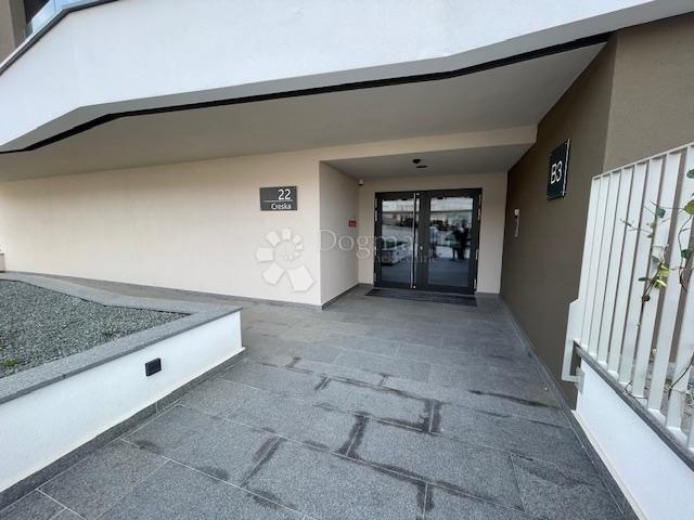 Kantrida, novogradnja s parkirnim mjestom i pogledom