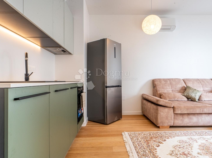 Kantrida, novogradnja s parkirnim mjestom i pogledom