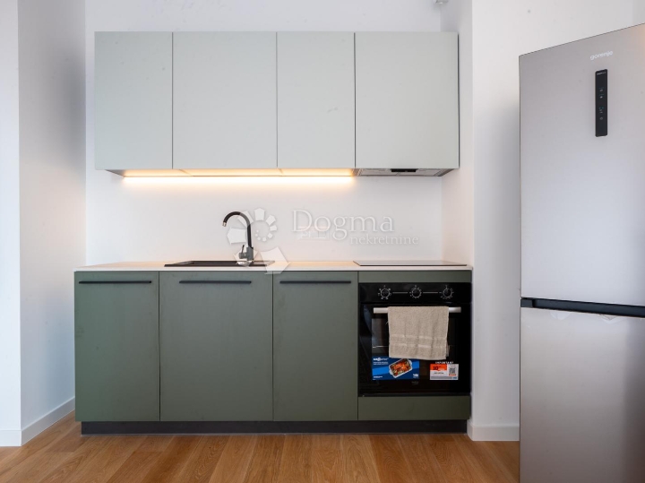 Kantrida, novogradnja s parkirnim mjestom i pogledom