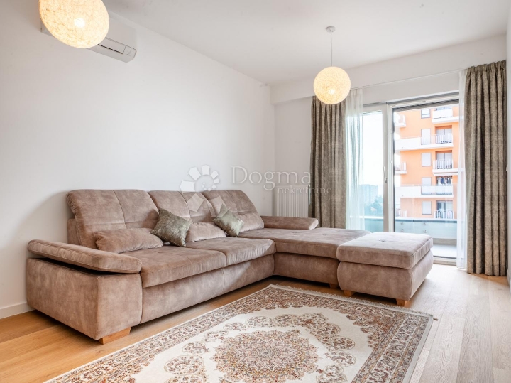 Kantrida, novogradnja s parkirnim mjestom i pogledom