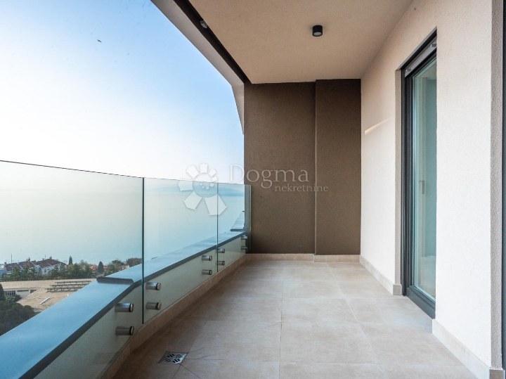 Kantrida, novogradnja s parkirnim mjestom i pogledom