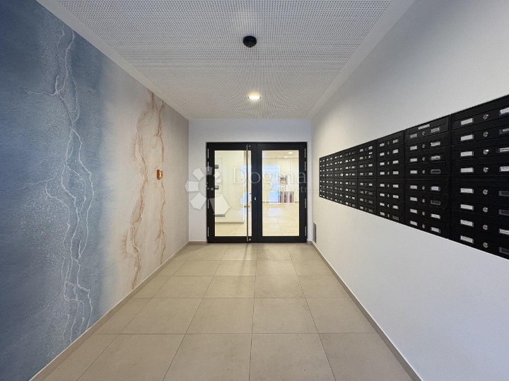 Kantrida, novogradnja s parkirnim mjestom i pogledom