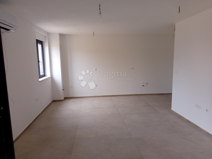 Idealna obiteljska nekretnina na Velom Vrhu, stan A4