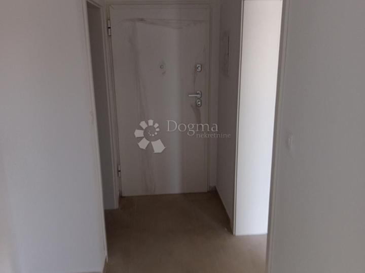 Idealna obiteljska nekretnina na Velom Vrhu, stan A4