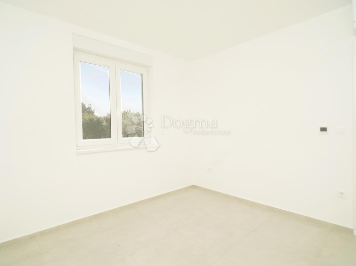 Poreč (okolica) - dvoetažni stan sa 3S i pogledom na more