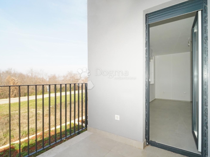 Poreč (okolica) - dvoetažni stan sa 3S i pogledom na more